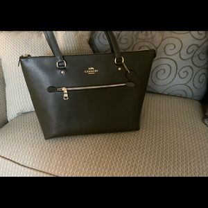 Coach Gallery Tote NWOT Crossgrain Leather Zipper Top Green